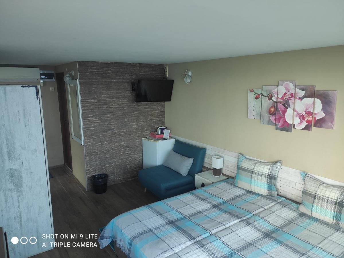 Hemingway Rooms In Happy Beach Varna Eksteriør bilde