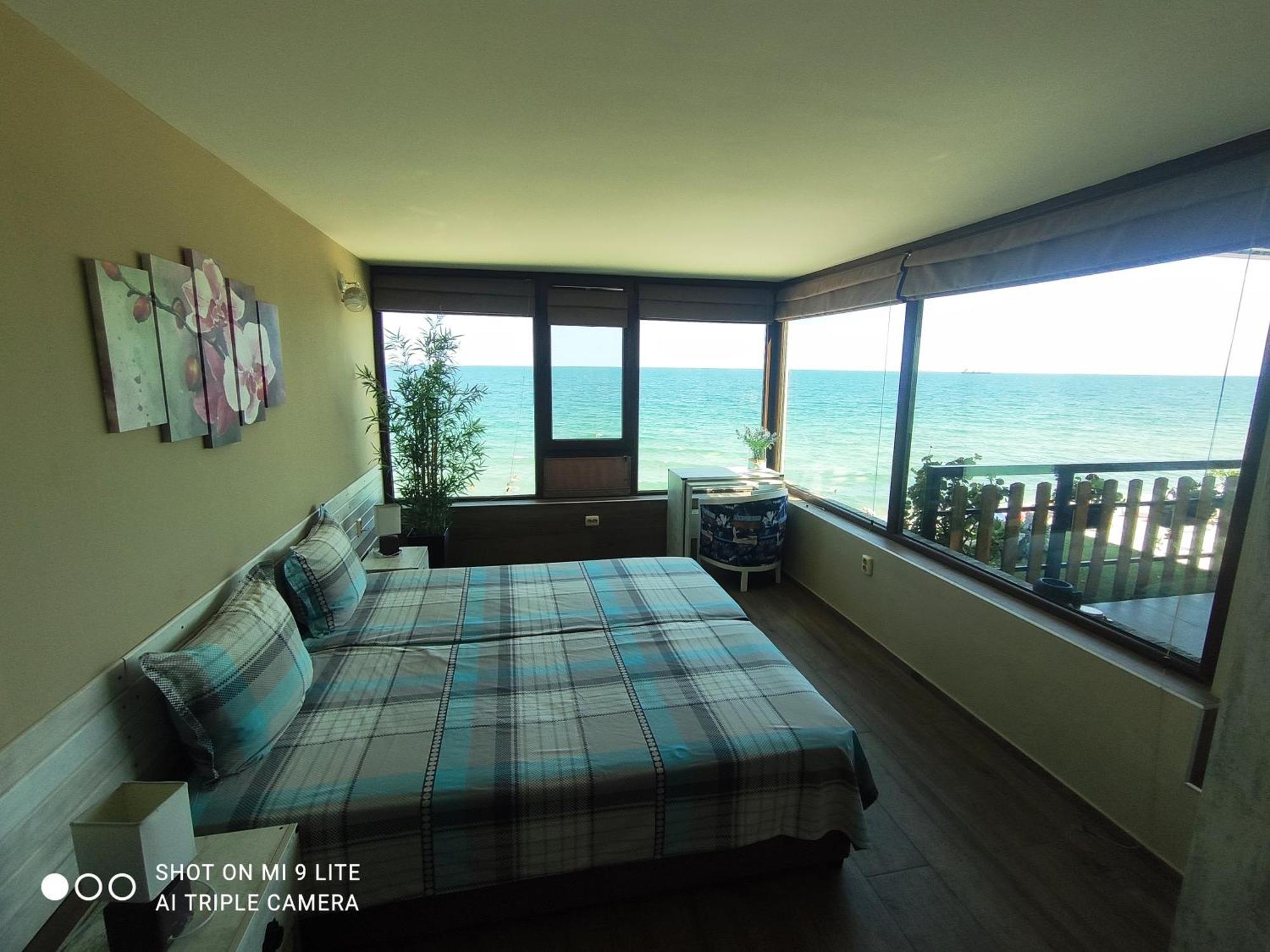 Hemingway Rooms In Happy Beach Varna Eksteriør bilde