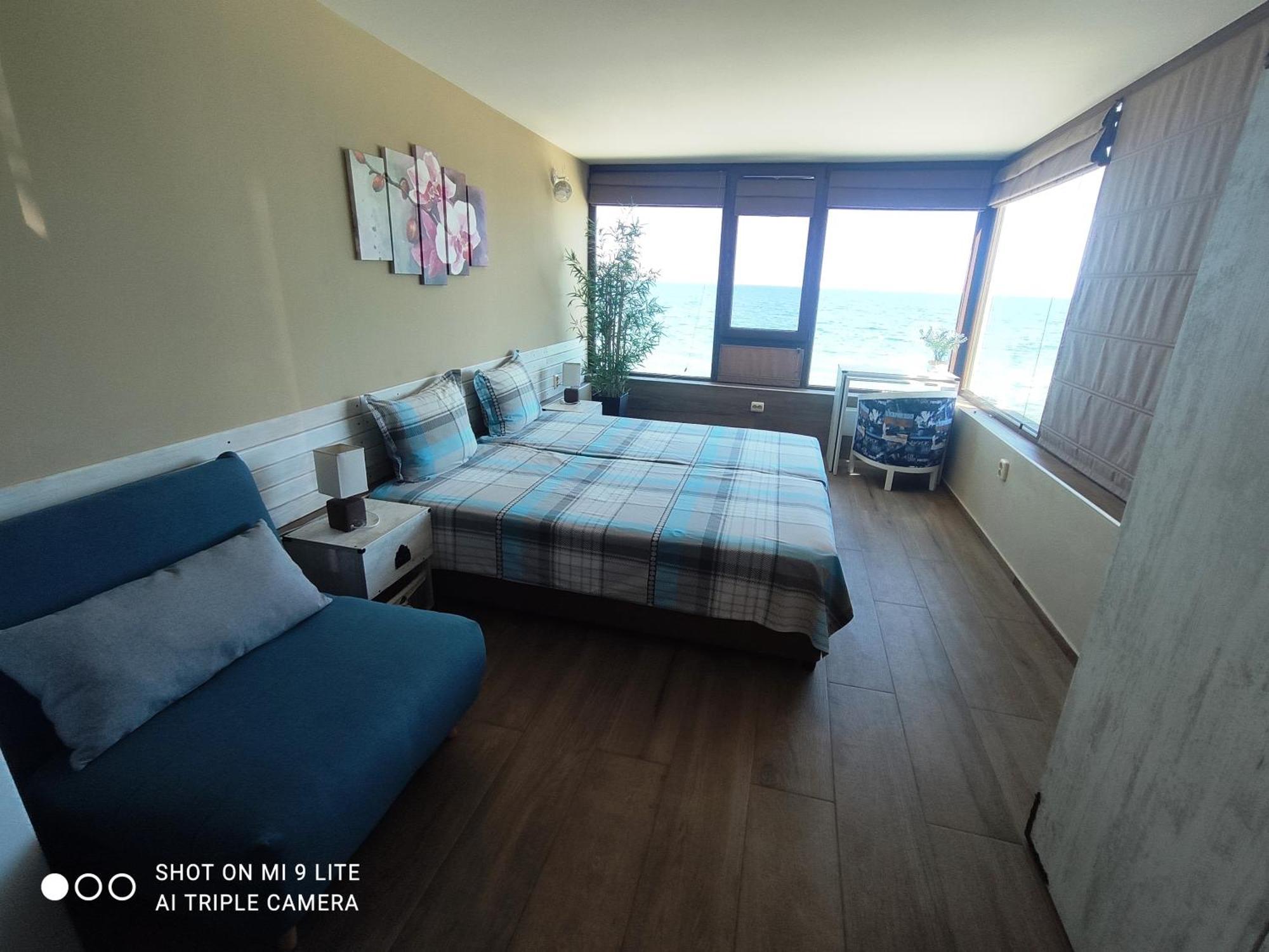 Hemingway Rooms In Happy Beach Varna Eksteriør bilde